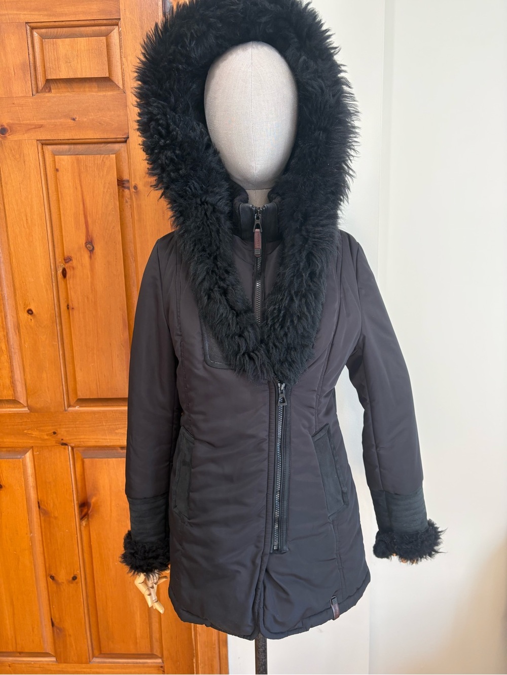 RUDSAK Monkland asymmetrical down coat, genuine fur collar, black XL but fitted